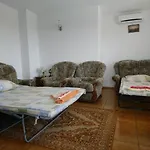 בית הארחה Nash Dom קברנה