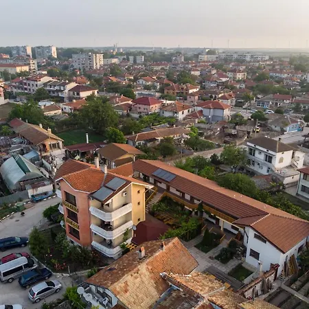 наш дом Къща за гости Каварна