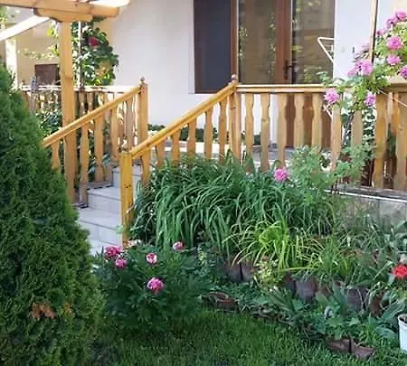 Guest house Nash Dom Kavarna