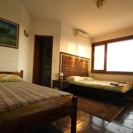 Guest house Nash Dom *