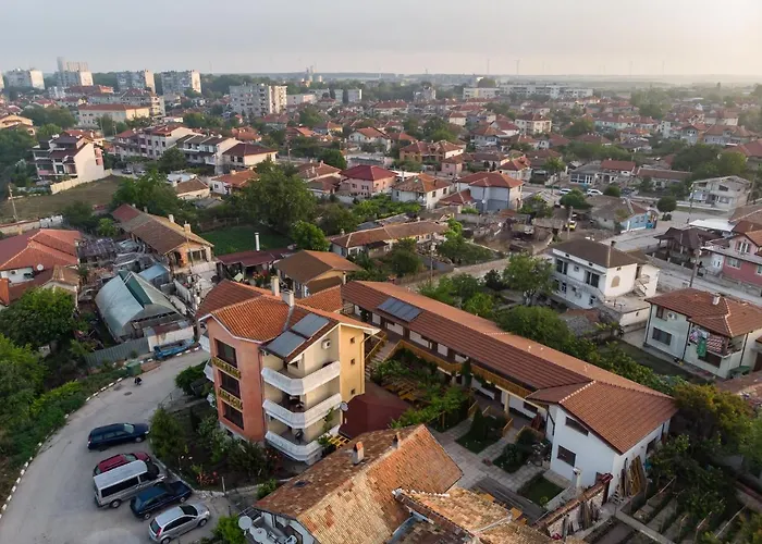 Nash Dom Penzion Kavarna